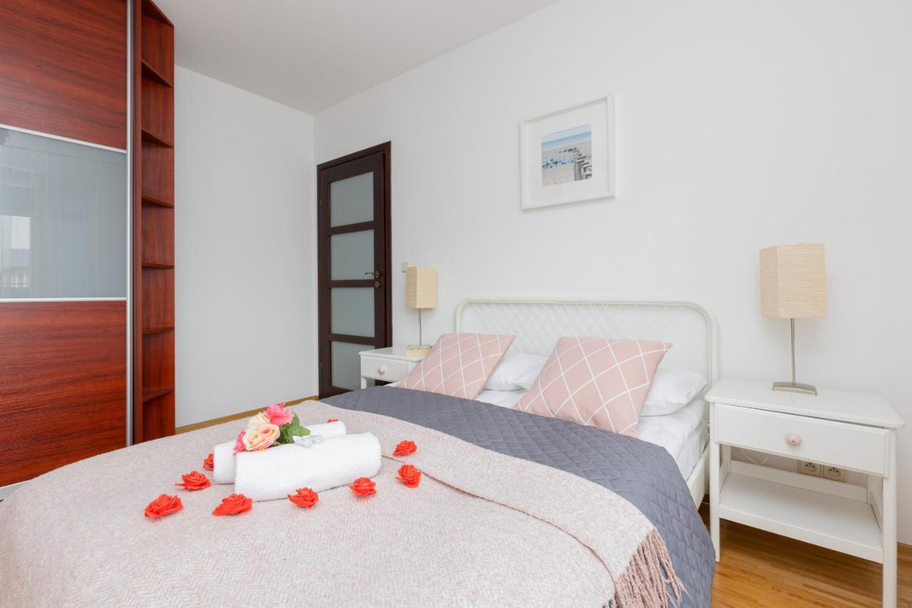 Spacious Palac Jana Iii Wilanow By Renters Appartement *